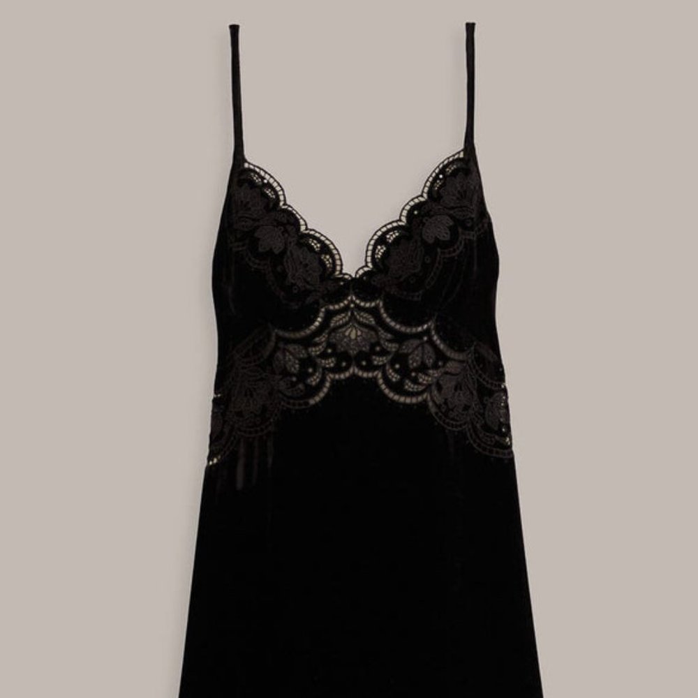 FARM Rio Richelieu Velvet Lace Dress.- Read Description! - Picture 2 of 7
